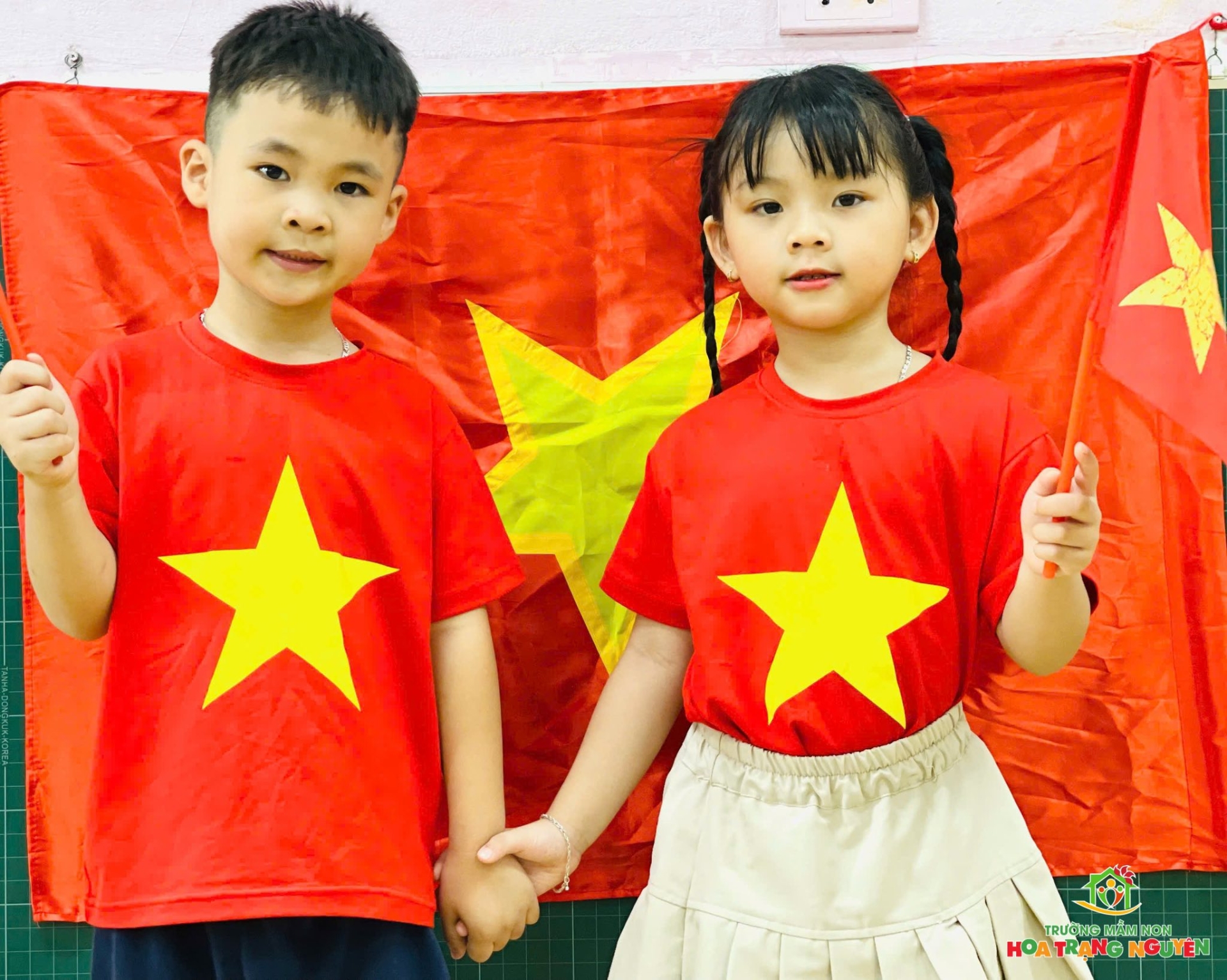 Rực rỡ sắc đỏ tự hào Việt Nam tại Hoa Trạng Nguyên